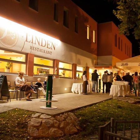 Linden Restaurant And Pension ブルノ エクステリア 写真